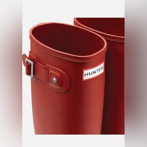 HUNTER Women's Original Tall Rain Boots in military red